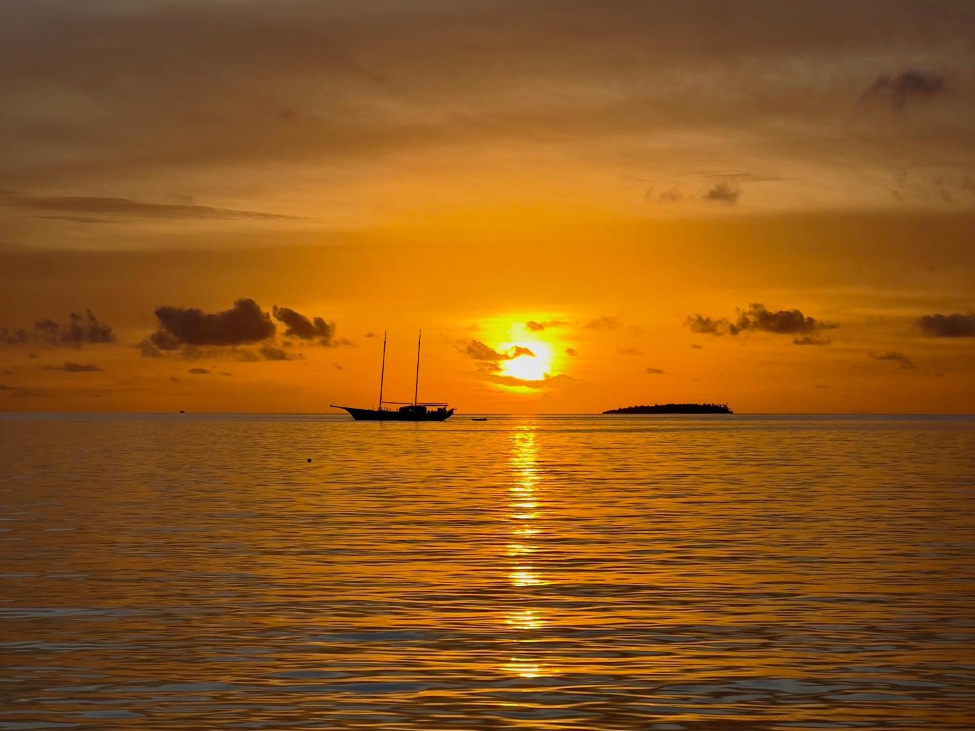 Heron Beach Hotel - The Best Maldivian Getaway In Dhiffushi,Maldives Экстерьер фото