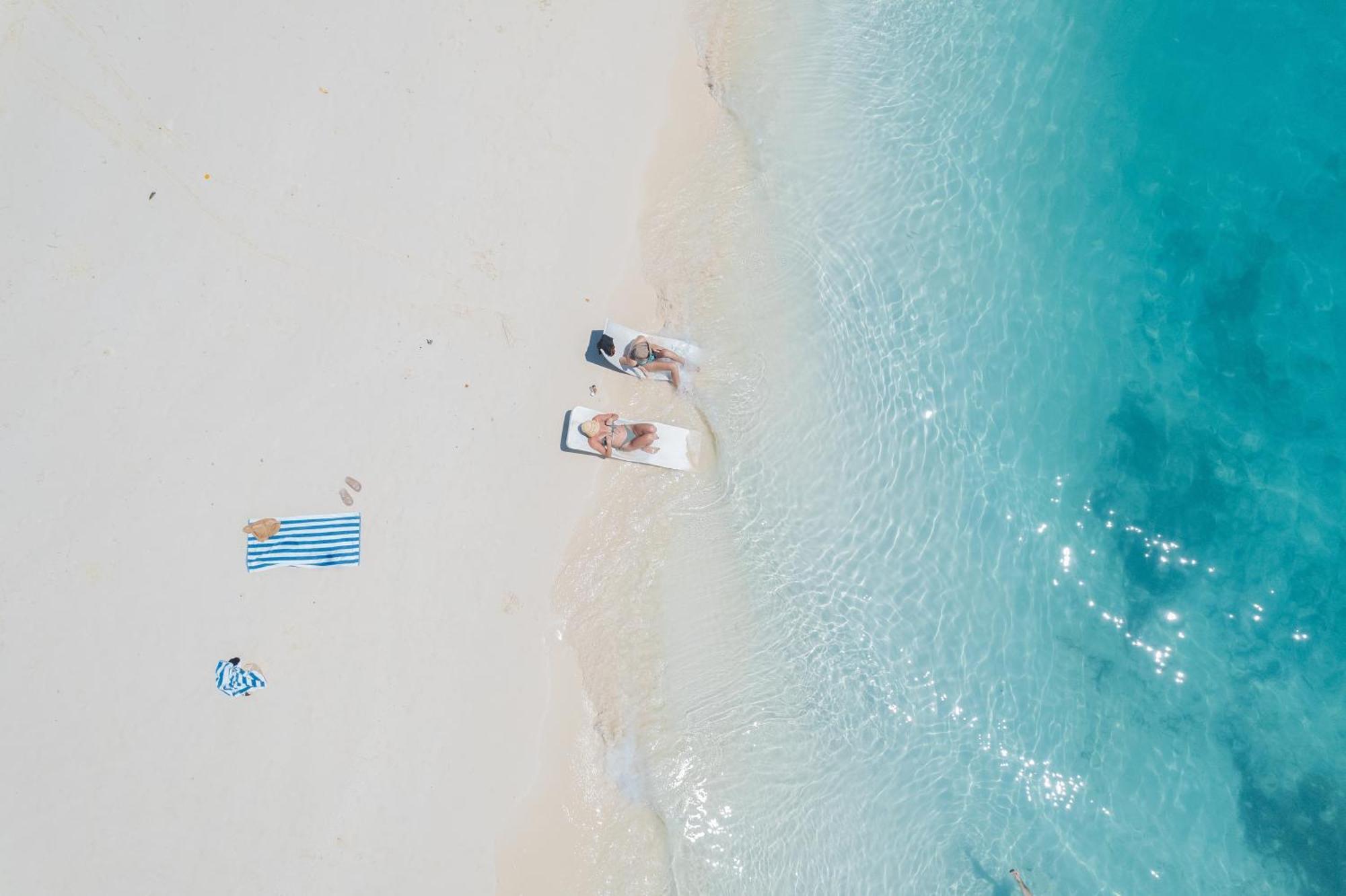 Heron Beach Hotel - The Best Maldivian Getaway In Dhiffushi,Maldives Экстерьер фото