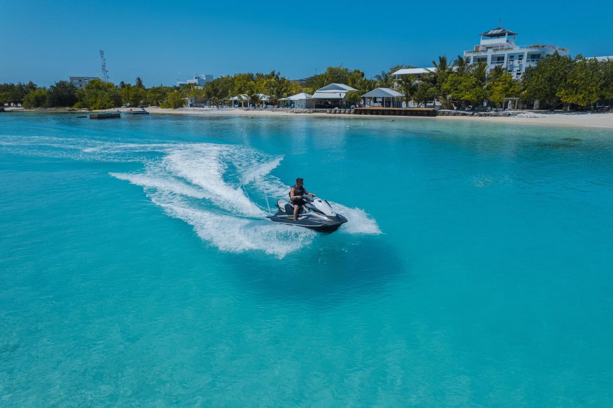 Heron Beach Hotel - The Best Maldivian Getaway In Dhiffushi,Maldives Экстерьер фото