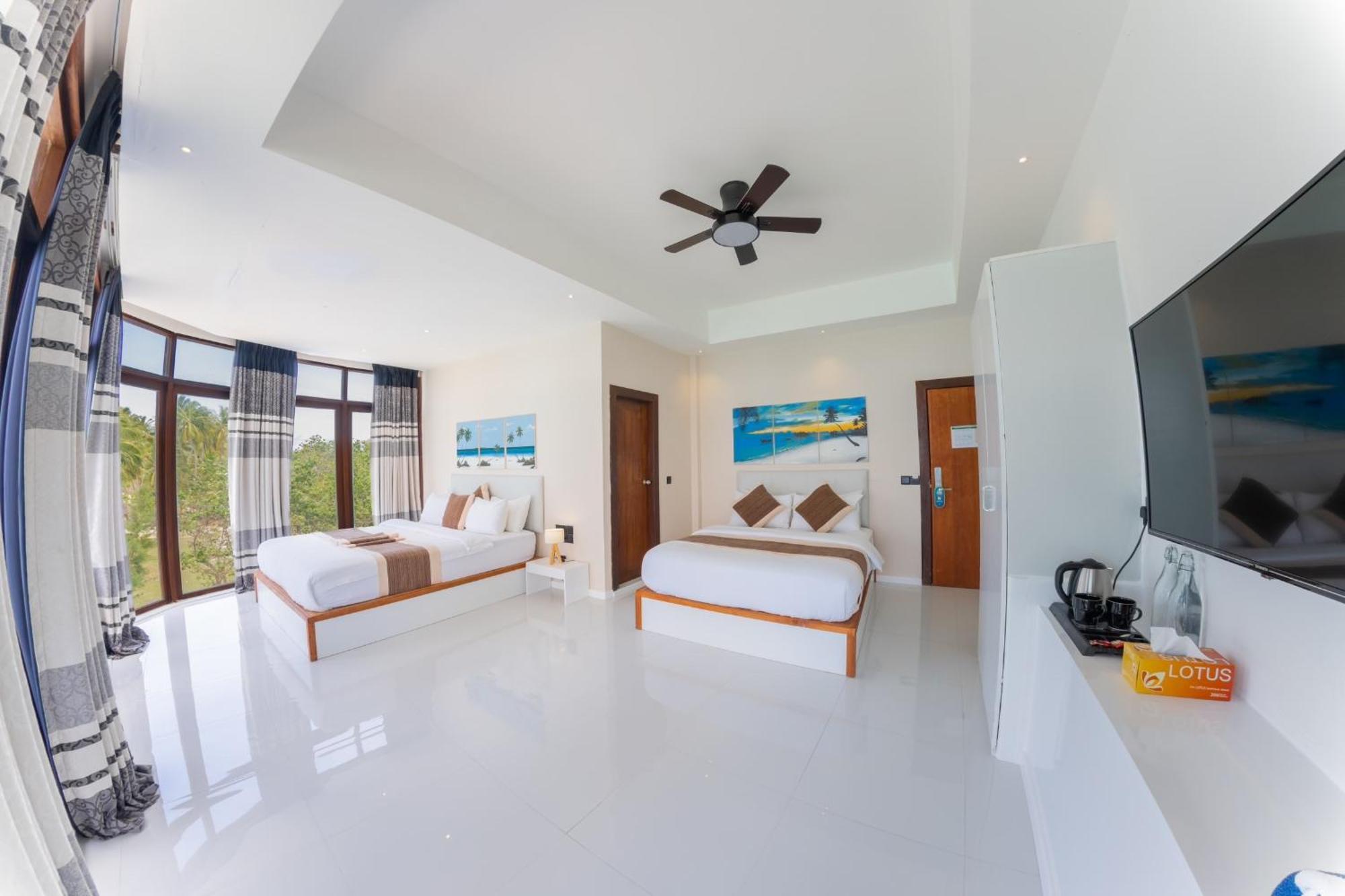 Heron Beach Hotel - The Best Maldivian Getaway In Dhiffushi,Maldives Экстерьер фото