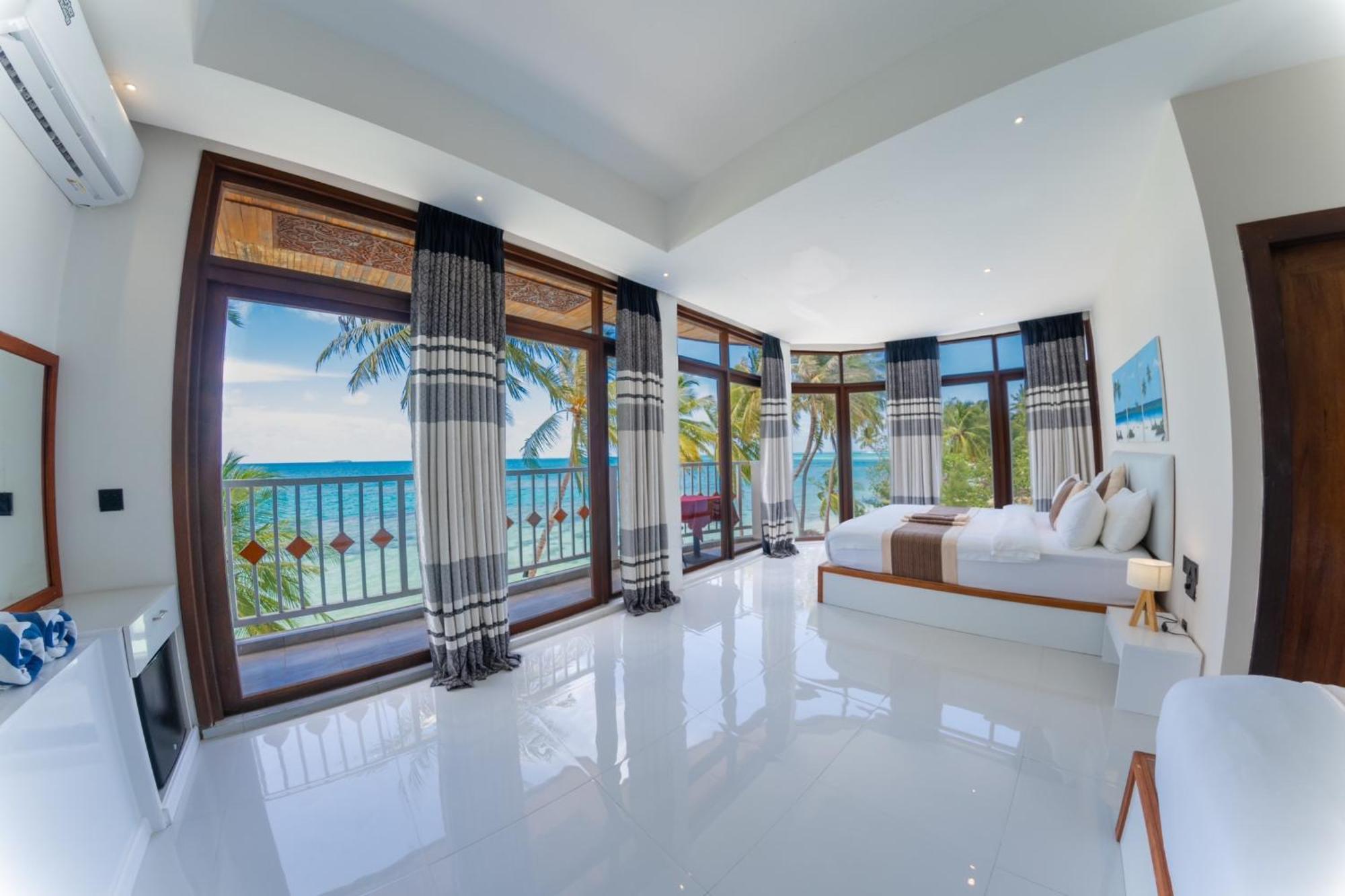 Heron Beach Hotel - The Best Maldivian Getaway In Dhiffushi,Maldives Экстерьер фото
