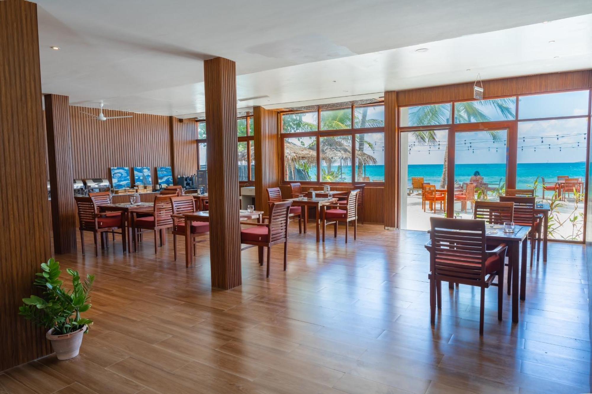 Heron Beach Hotel - The Best Maldivian Getaway In Dhiffushi,Maldives Экстерьер фото