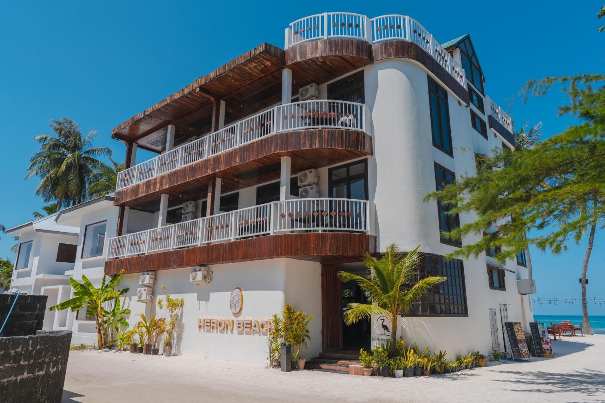 Heron Beach Hotel - The Best Maldivian Getaway In Dhiffushi,Maldives Экстерьер фото